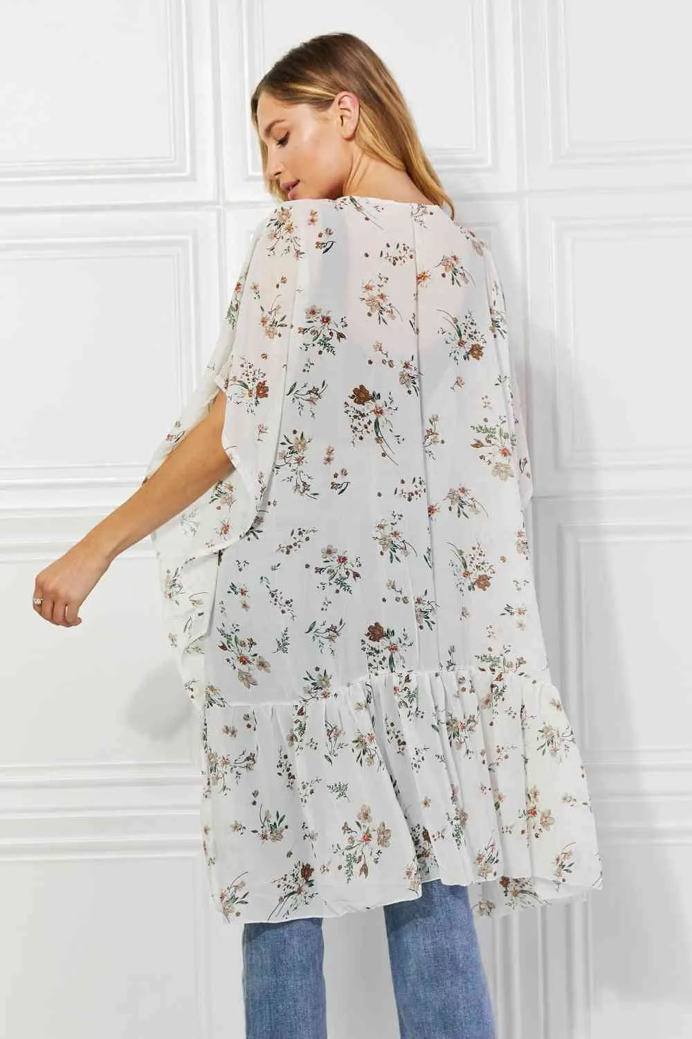 Meadow of Daisies Floral Kimono